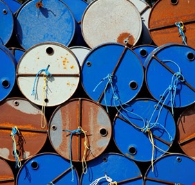 بعد تراجع حاد بسبب بيانات أمريكية.. كيف يجري تداول عقود النفط اليوم؟