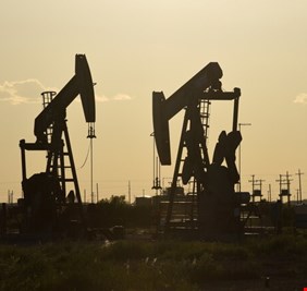 الطاقة الدولية: ارتفاع أسعار النفط بسبب زيادة الإمدادات