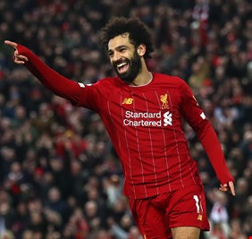مع استمرار شائعات الانتقال لبرشلونة.. مأزق محمد صلاح وليفربول يتواصل