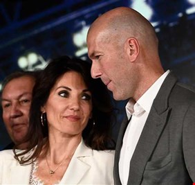 زوجة زيدان تمنعه من تدريب 