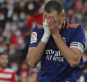 محكمة فرنسية تقضي بحبس بنزيما