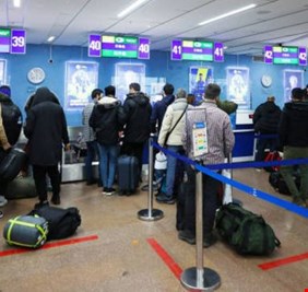 في رحلات استثنائية.. العراق يعيد (طوعياً) ما يقارب 2000 مهاجر عالق والكاظمي يتابع شخصياً ملف المهاجرين في أوروبا