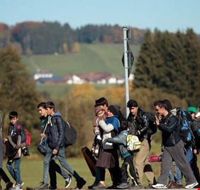 لماذا لا تمنح دول أوروبا اللجوء للمهاجرين العراقيين دون غيرهم .. ؟