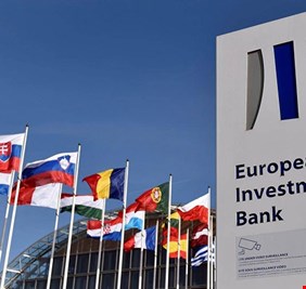 لتعويض شركات متضررة من كورونا.. المفوضية الأوروبية تجيز خطة بقيمة 700 مليون يورو