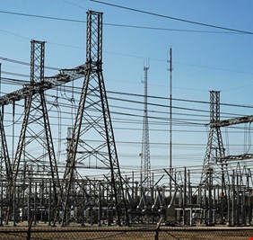 خلال 60 يوماً فقط .. سيبدأ إنجاز  الربط الكهربائي بين الأردن والعراق ومصر، وبقدرة 1000 ميغاواط أو أكثر