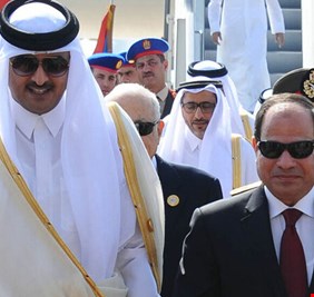 السيسي يوجه رسالة إلى أمير قطر