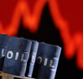 النفط يصعد قبيل اجتماع 