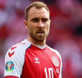 الدنماركي إريكسن يعود إلى التدريبات لأول مرة منذ أزمته القلبية في أمم أوروبا