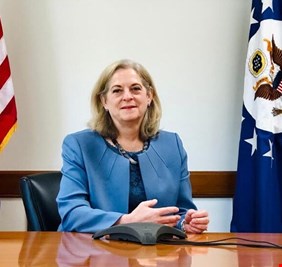 سفيرة الولايات المتحدة الجديدة في العراق .. خمس لغات نطقاً وكتابة - من بينها العربية- وخبرة دبلوماسية فريدة ..