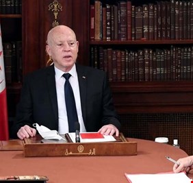 الرئيس التونسي: مشكلة اليوم نتيجة دستور 2014 الذي ثبت أنه لم يعد صالحا