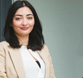 بعد توليها المنصب كأول وزيرة ألمانية عربية.. العراقية ريم العبلي تشعل مواقع التواصل