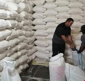 (الطحين متوفر لدى الوكلاء ولاتصدقوا الاشاعات المغرضة) .. وزارة التجارة تنفي الأزمة وتدعو المواطنين الى تسلم حصصهم من الطحين