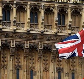 فضيحة اونا اويل تعود للواجهة.. بريطانيا تواجه الانتقادات بعد افراجها عن متهم بقضايا فساد بالعراق