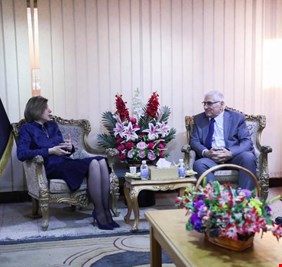 وزيرة الهجرة في ضيافة الحزب الشيوعي العراقي