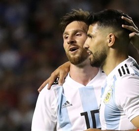 ميسي يوجه رسالة مؤثرة لصديقه أغويرو بعد اعتزاله