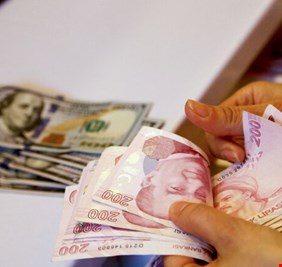 الليرة التركية تهوي إلى مستوى تاريخي جديد