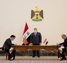 الكاظمي يرعى حفل توقيع عقود انشاء الف مدرسة جديدة