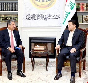 في لقائه بسفير الكويت .. مستشار الامن القومي: حريصون على تطوير علاقات العراق مع محيطه العربي والإقليمي
