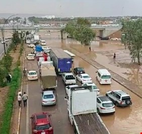 اين ستذهب مياه السيول التي ضربت مؤخرا؟.. وزير الموارد يجيب