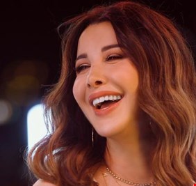 ما سبب مغادرة نانسي عجرم حفلها في السعودية بعد أداء أغنيتين فقط؟