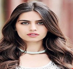 عروس نجم ريال مدريد السابق مسلمة عراقية من كركوك.. إشترط عليها التمثيل بدون (تقبيل) !