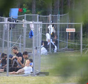 بلد اوربي يقرر احتجاز المهاجرين لمدة عام كامل، وأكثر من ثلثي العدد عراقيون !