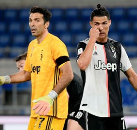بوفون يحمل رونالدو مسؤولية فشل يوفنتوس في التتويج بدوري أبطال أوروبا