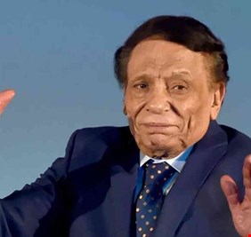 شقيق عادل إمام يكشف حقيقة دخول الزعيم المستشفى
