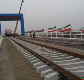 ايران تعلن قرب المباشرة فعلياً بمد خط سكك حديد مع العراق