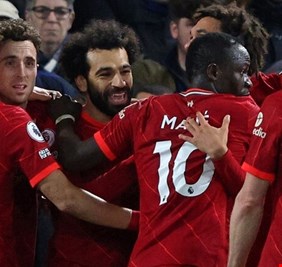 ليفربول يفكر في استعادة أحد نجومه