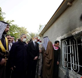 بالصور .. الكاظمي يزور المنزل الذي شهد أحداث جريمة جبلة ويطلع على سير التحقيقات هناك