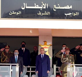 بالصور .. الكاظمي يحضر حفل تخرج دورة جديدة من طلبة الكلية العسكرية الاولى