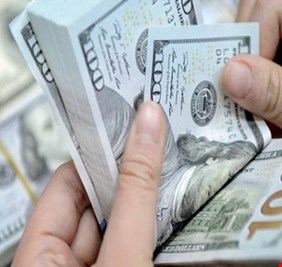 أسعار صرف الدولار تسجل استقراراً في الأسواق المحلية
