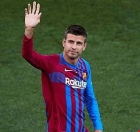 بيكيه ينشر راتبه 