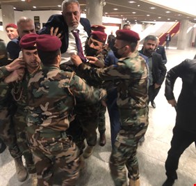 مشادة كلامية بين الصدريين والإطار.. ورئيس السن محمود المشهداني يتعرض للضرب وينقل الى مستشفى ابن سينا في الخضراء !