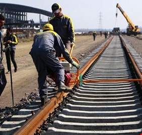 العراق يفكر بربط سككي مع سوريا