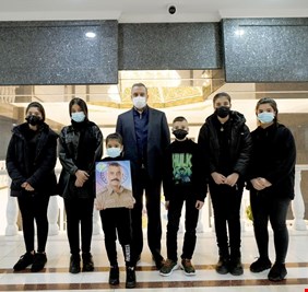 الكاظمي يستقبل عائلة الضابط ياسر الجوراني: ’استشهاده فضح وحشية الإرهاب’