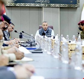 الكاظمي يعقد اجتماعاً عاجلاً بالقيادات الأمنية والعسكرية في مقر العمليات المشتركة