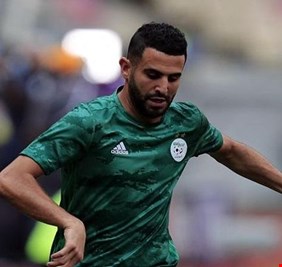 بعد خيبة أمم أفريقيا.. قرار من مانشستر سيتي بشأن رياض محرز