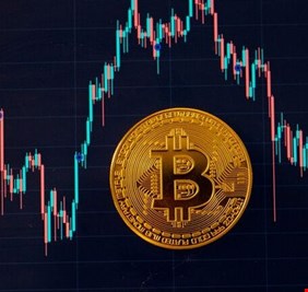 عملة البيتكوين تقفز بعد تراجع ملحوظ