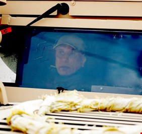 فيديو وصور ناطقة تحكي قصة رجل أخترق المألوف وكسر التقليد ومضى لأول مرة في تاريخ الرؤساء الى (حدود) لم يصلها رئيس غيره من قبل !