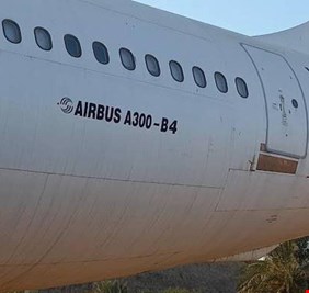 معلومات غير متوقعة عن الطائرة المصابة بصواريخ الكاتيوشا:  كانت إيران قد أهدتها للمالكي قبل 15 سنة