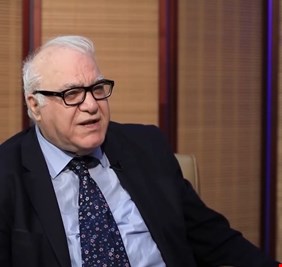 مستشار الكاظمي يحدد التأثير الاقتصادي من تأخير إقرار الموازنة