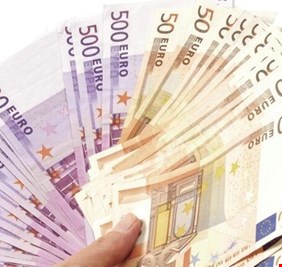 فرنسا تسجل أسوأ عجز تجاري في تاريخها