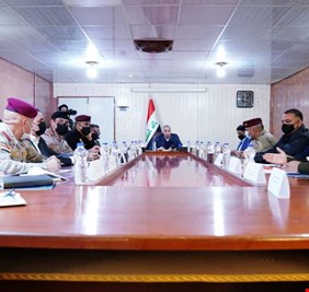 الكاظمي يجتمع مع قيادات الأجهزة الأمنية في محافظة ميسان