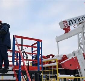 النفط يعود إلى أحد أعلى مستوياته