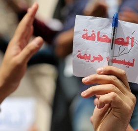 صحفي عراقي ملاحق جنائيا ومطالبات بإسقاط الدعاوي القضائية بحقه