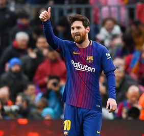 رغم مغادرته.. ميسي يحصد جائزة تاريخية بقميص برشلونة