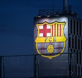 عرض رسمي لنجم المغرب من برشلونة