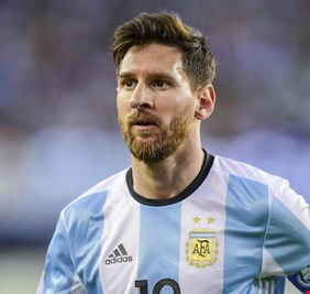 ميسي يعود لقائمة الأرجنتين أمام فنزويلا والإكوادور